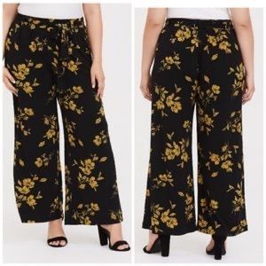 Torrid Patterned Wide Leg Tie Pant w Belt